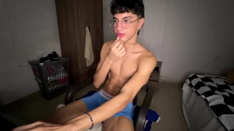 Mike Pineapple online show from October 31, 4:03 am