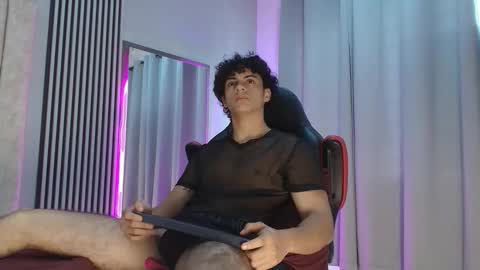 Snapshot of mikey_banji chatting on September 25, 12:59 pm mikey_banji online show from September 25, 12:59 pm