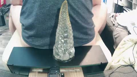 Snapshot of mikkkiz chatting on January 4, 8:17 am Bescior online show from January 4, 8:17 am