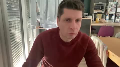 miklp8463 online show from March 16, 8:07 am