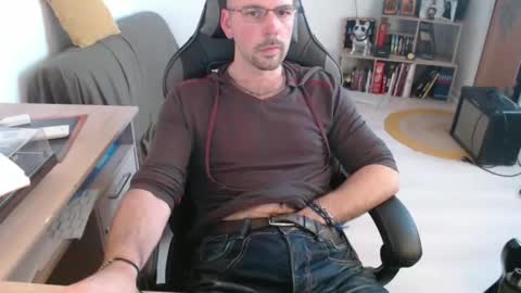 mikmik91 online show from February 24, 3:35 pm