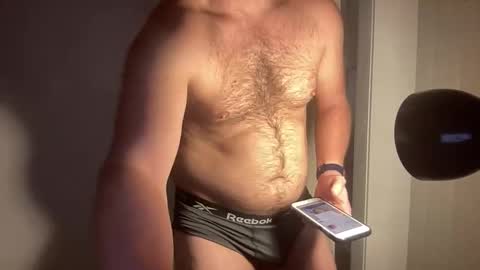 Snapshot of milfhunter1736 chatting on October 27, 5:32 am HungCollege online show from October 27, 5:32 am