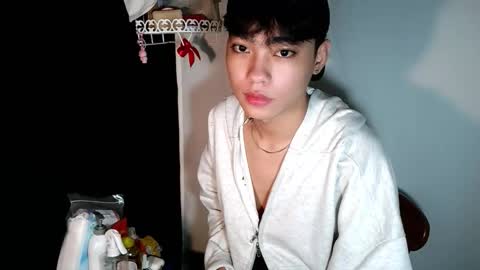 mingkla_man online show from February 12, 4:40 am