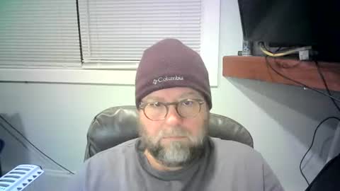 Snapshot of mister_happy567 chatting on February 6, 2:22 am Mr. Happy online show from February 6, 2:22 am