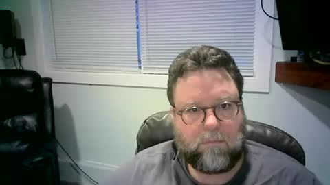 Snapshot of mister_happy567 chatting on February 15, 1:43 am Mr. Happy online show from February 15, 1:43 am