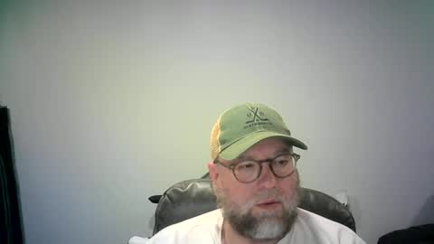 Snapshot of mister_happy567 chatting on October 7, 4:16 am Mr. Happy online show from October 7, 4:16 am