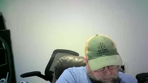 Snapshot of mister_happy567 chatting on September 30, 5:46 am Mr. Happy online show from September 30, 5:46 am