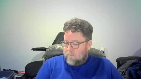 Snapshot of mister_happy567 chatting on October 5, 6:17 am Mr. Happy online show from October 5, 6:17 am