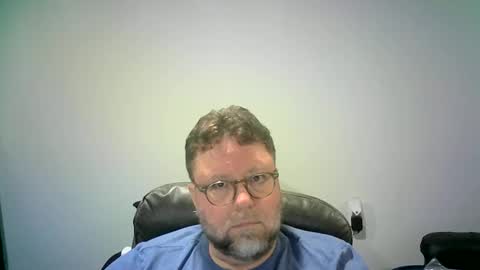 Snapshot of mister_happy567 chatting on October 12, 5:45 am Mr. Happy online show from October 12, 5:45 am