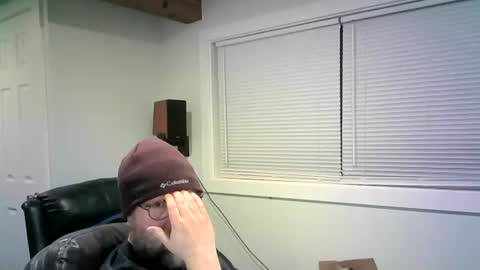 Snapshot of mister_happy567 chatting on March 6, 3:02 am Mr. Happy online show from March 6, 3:02 am