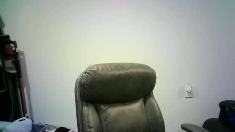 Snapshot of mister_happy567 chatting on September 23, 5:29 am Mr. Happy online show from September 23, 5:29 am