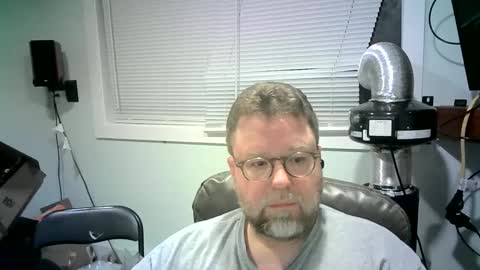 Snapshot of mister_happy567 chatting on January 10, 7:57 am Mr. Happy online show from January 10, 7:57 am