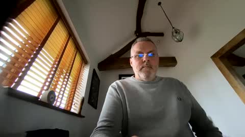 Snapshot of misterblivs chatting on January 17, 2:39 pm Misterblivs online show from January 17, 2:39 pm