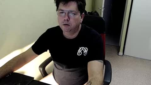 mistercoeur online show from December 3, 8:31 am