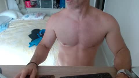 Snapshot of mitcheli chatting on December 18, 4:06 pm Onlyfans  online show from December 18, 4:06 pm