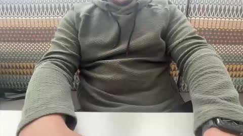 Max online show from April 1, 6:27 pm