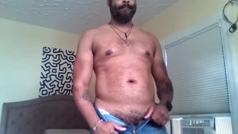 Snapshot of modestguy1084 chatting on September 17, 7:04 pm modestguy1084 online show from September 17, 7:04 pm