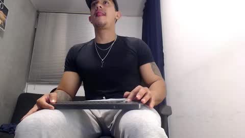 Moises Paez online show from January 7, 11:56 pm