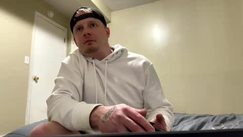 Snapshot of mojozz chatting on December 16, 1:31 am LookinForFun online show from December 16, 1:31 am