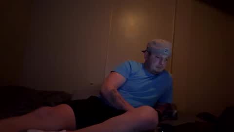 Snapshot of mojozz chatting on January 17, 2:18 am LookinForFun online show from January 17, 2:18 am