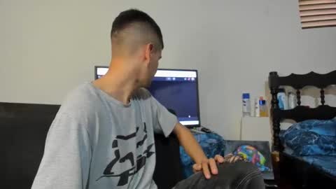 nicolas online show from December 8, 7:43 pm