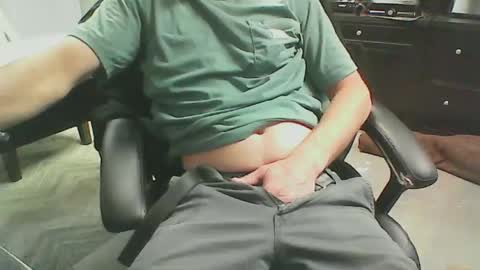 monkeypants04 online show from June 8, 4:52 pm