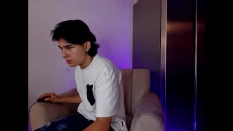 monky_0002 online show from March 1, 2:17 pm