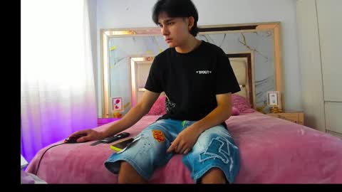 monky_0002 online show from March 11, 3:30 pm