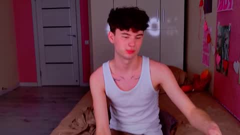 moon_gloww online show from March 22, 3:17 pm