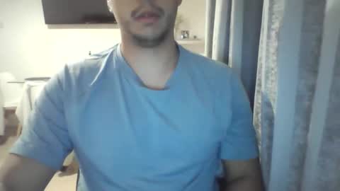 Snapshot of morenolatin19 chatting on October 23, 5:16 pm Jos Luis online show from October 23, 5:16 pm