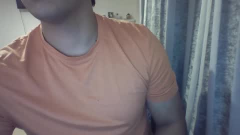 Snapshot of morenolatin19 chatting on February 28, 9:33 pm Jos Luis online show from February 28, 9:33 pm