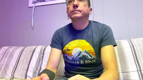 Mouse online show from December 4, 9:35 pm