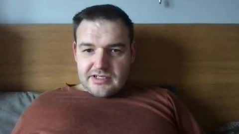 Snapshot of mr834565 chatting on February 15, 11:06 am mr834565 online show from February 15, 11:06 am