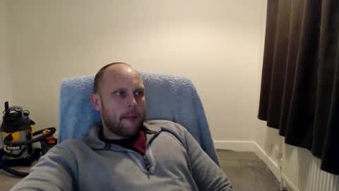 Snapshot of mr_baldy chatting on October 25, 1:07 am Mr Baldy Likes to Chat online show from October 25, 1:07 am