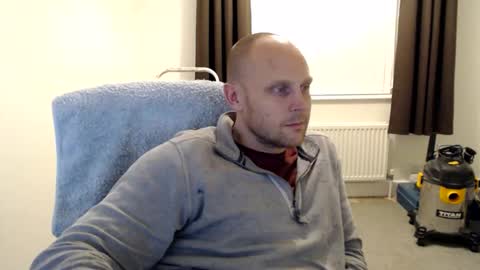 Snapshot of mr_baldy chatting on October 17, 11:53 pm Mr Baldy Likes to Chat online show from October 17, 11:53 pm