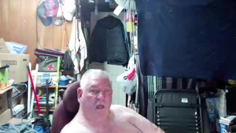 mr_canoe_licker_69 online show from December 30, 2:19 pm