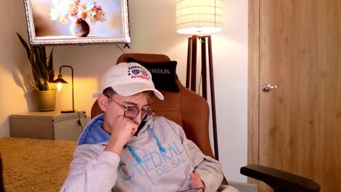 Mr Evans online show from November 12, 5:40 pm