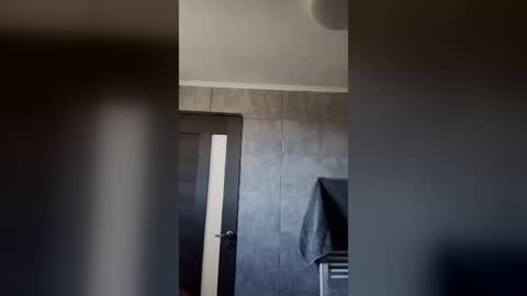 mr_i_ online show from June 28, 4:51 am