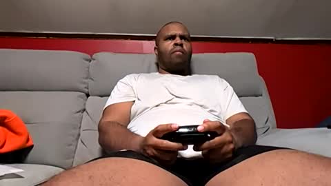 Snapshot of mr_irvin chatting on October 25, 12:45 am mr_irvin online show from October 25, 12:45 am