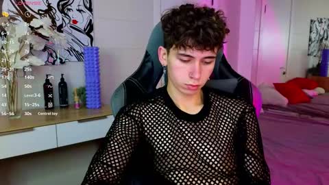 Kris online show from February 1, 10:34 pm