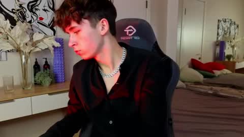 Kris online show from February 9, 7:52 pm