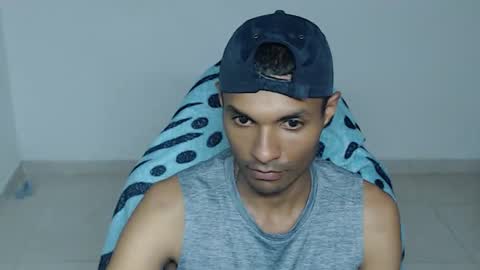 Max online show from November 25, 5:26 pm