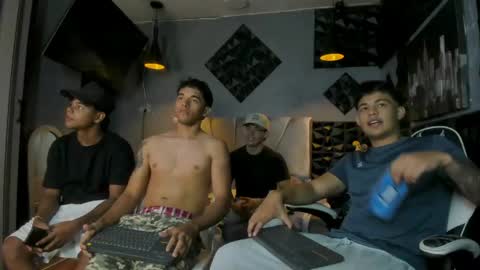 mr_mois online show from May 14, 5:49 am