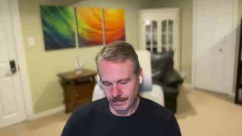 mr_r3 online show from December 3, 3:56 am