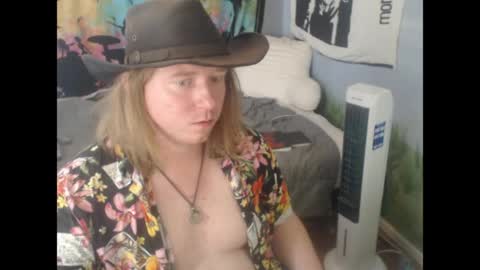 mr_strawberry online show from April 8, 6:49 pm