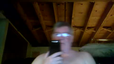 Snapshot of mrblade666 chatting on January 6, 11:31 pm mrblade666 online show from January 6, 11:31 pm