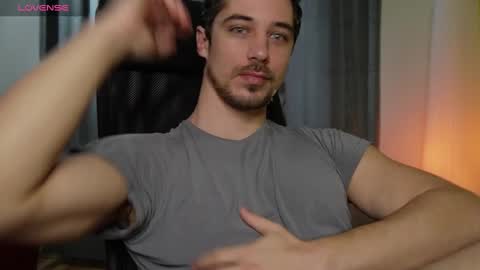 Snapshot of mrgreeneyes01 chatting on January 30, 6:46 am juan luis online show from January 30, 6:46 am