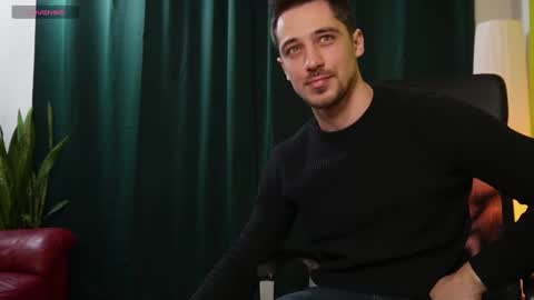 Snapshot of mrgreeneyes01 chatting on February 11, 8:42 pm juan luis online show from February 11, 8:42 pm