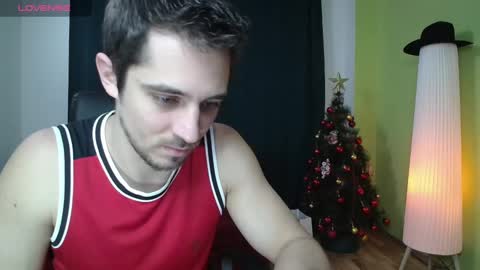 Snapshot of mrgreeneyes01 chatting on December 7, 6:04 pm juan luis online show from December 7, 6:04 pm