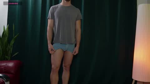 Snapshot of mrgreeneyes01 chatting on February 9, 5:01 pm juan luis online show from February 9, 5:01 pm